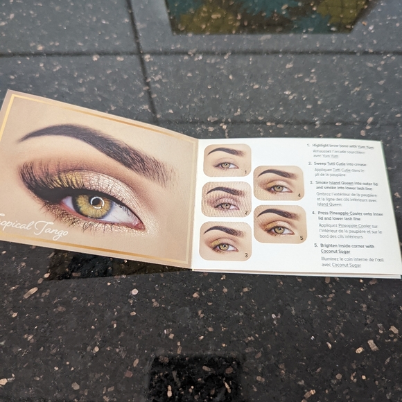 Too Faced Tutti Frutti Sparkling Pineapple Eye Shadow Palette. - Picture 5 of 9